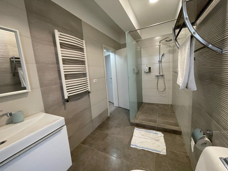 Comuna Berceni - 3 min Lidl Vila individuala 6 camere